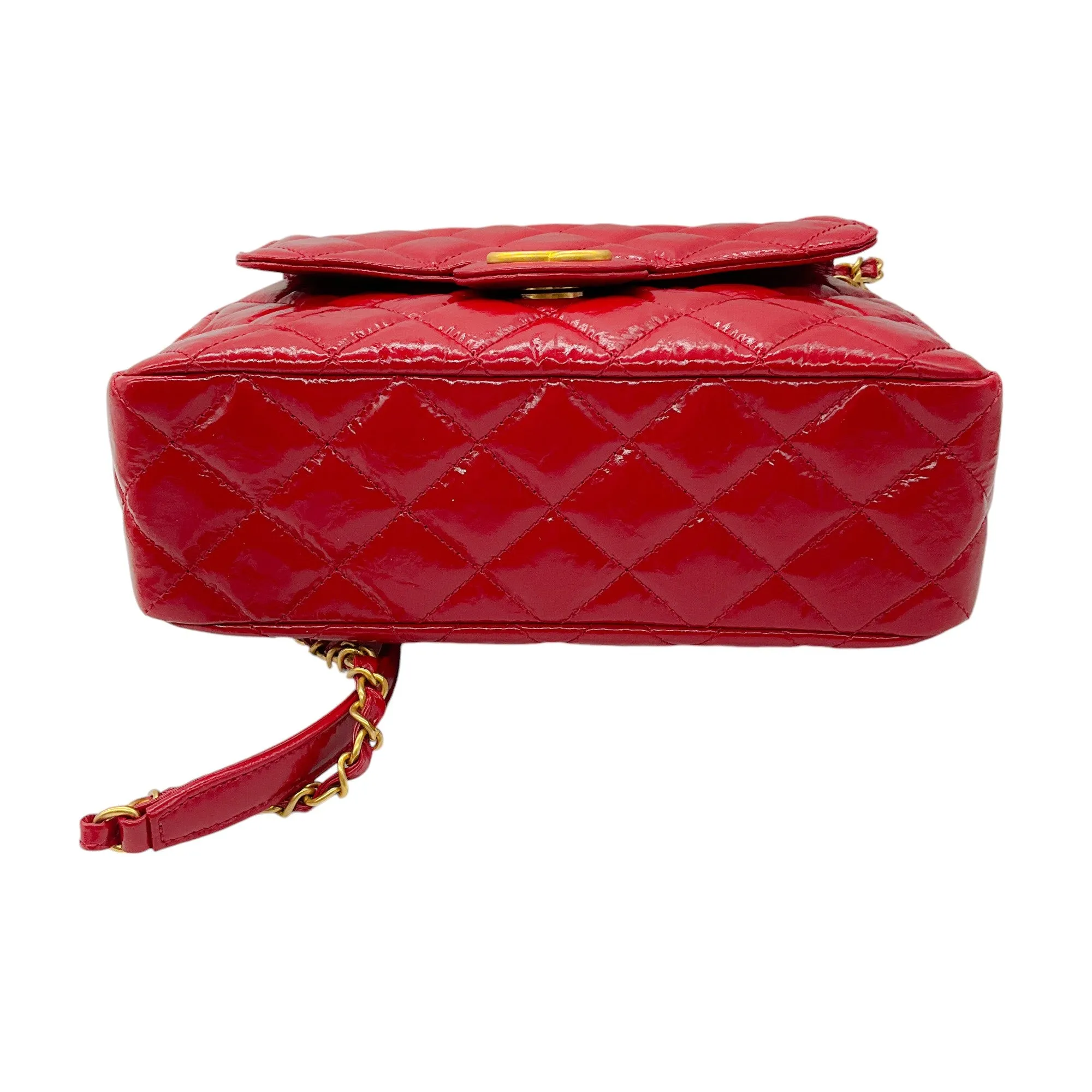 Chanel Red 2023 Quilted Patent Leather Wavy Handbag